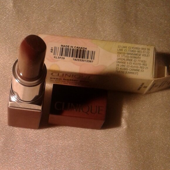 NEW! Clinique Pop Matte "Bold Pop 08" - Picture 9 of 9